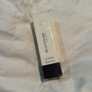 Monat Rejuveniqe Light Oil